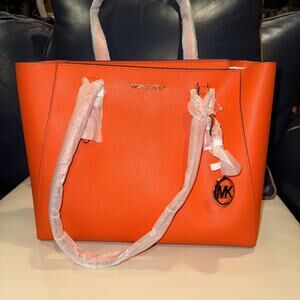 Michael Kors Charlotte Large Saffiano Leather Top-Zip 3 In 1 Bag NWT